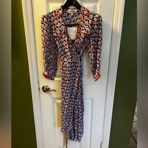 NWT Diane Von Furstenberg light blue/dark blue orange wrap dress size 4